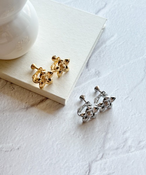 ciite'(シーテ)の「フラワーモチーフ イヤリング(両耳用)(イヤリング・レディース・ゴールド/シルバー・FREE)」の10枚目の写真