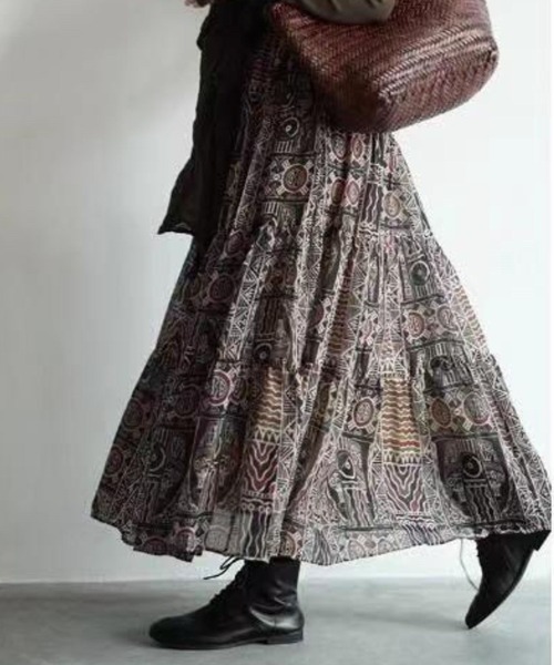 CADBURY(キャドバリー)の「エスニックプリントティアードロングスカート(スカート・レディース・ベージュ・X-LARGE/LARGE/MEDIUM)」の6枚目の写真