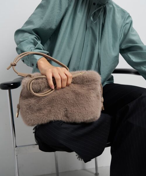 LANVIN en Bleu(ランバンオンブルー)の「カレンデショルダー(ショルダーバッグ・レディース・ブラック/ブラック系その他/シルバー/ベージュ・FREE)」の18枚目の写真