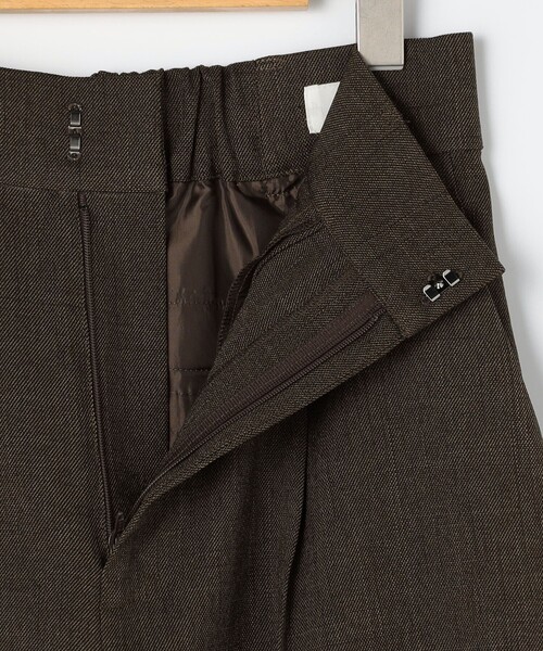 NOLLEY’S（ノーリーズ）の「《セットアップ対応》ウォッシャブルウール調ストレッチハーフパンツ（その他パンツ・レディース・ベージュ/ブラウン/ネイビー・38/36）」の12枚目の写真