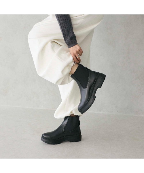 carino(カリーノ)の「厚底サイドゴアブーツ(ブーツ・レディース・ブラック/ダークブラウン/クリアブラック・24.5cm/24cm/23.5cm/23cm/22.5cm)」の2枚目の写真