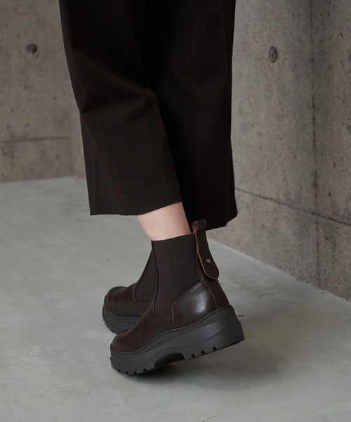 carino(カリーノ)の「厚底サイドゴアブーツ(ブーツ・レディース・ブラック/ダークブラウン/クリアブラック・24.5cm/24cm/23.5cm/23cm/22.5cm)」の22枚目の写真