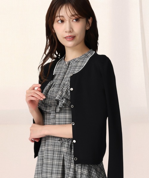 MISCH MASCH(ミッシュマッシュ)の「ベーシック総針配色カーディガン(カーディガン/ボレロ・レディース・ホワイト/ブラック/ブルー/グレー・フリ-)」の2枚目の写真