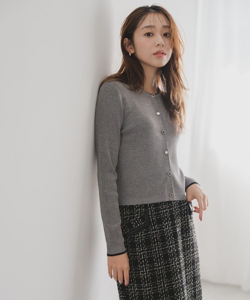 MISCH MASCH(ミッシュマッシュ)の「ベーシック総針配色カーディガン(カーディガン/ボレロ・レディース・ホワイト/ブラック/ブルー/グレー・フリ-)」の6枚目の写真