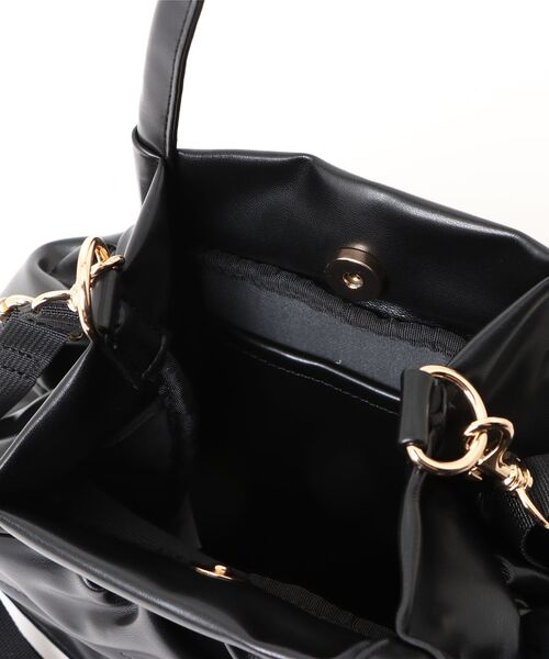 Lee(リー)の「【Lee/リー】フリル2WAYバッグ(ショルダーバッグ・レディース・ブラック/ホワイト/スミクロ・ONE SIZE)」の7枚目の写真