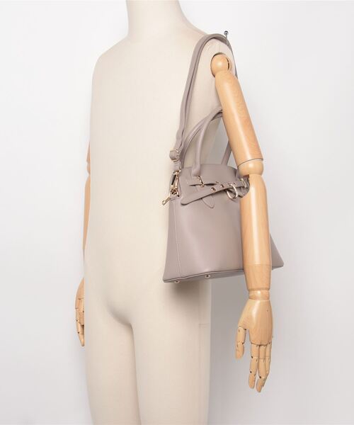 artemis by DIANA（アルテミスバイダイアナ）の「ストラップ付属2WAY　ブガッティバッグ（ハンドバッグ・レディース・ブラック/グレー/ブラウン・FREE）」の22枚目の写真