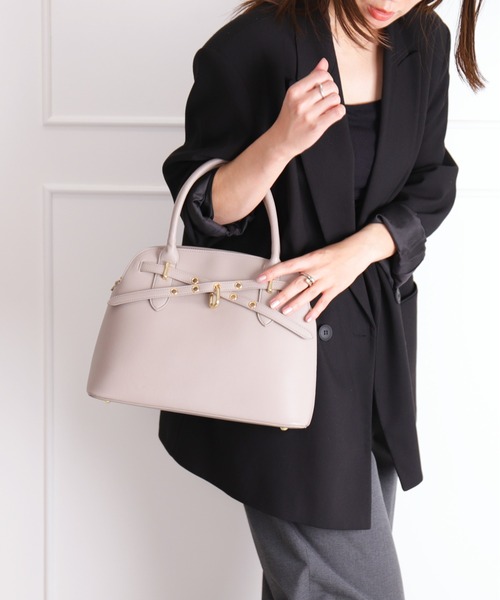 artemis by DIANA（アルテミスバイダイアナ）の「ストラップ付属2WAY　ブガッティバッグ（ハンドバッグ・レディース・ブラック/グレー/ブラウン・FREE）」の2枚目の写真