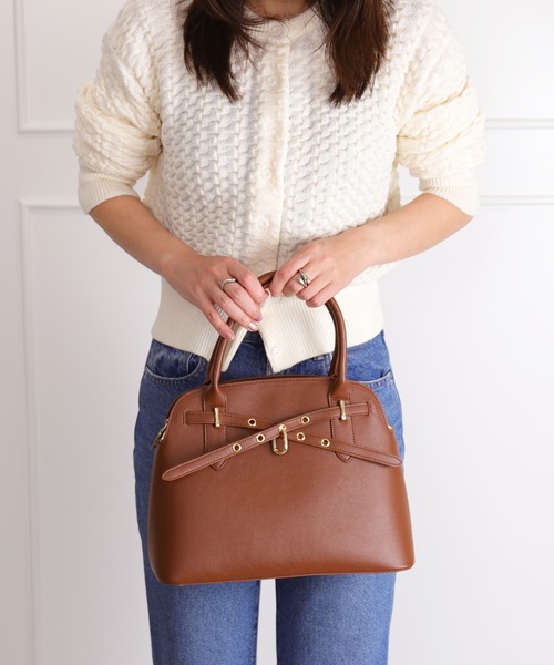 artemis by DIANA（アルテミスバイダイアナ）の「ストラップ付属2WAY　ブガッティバッグ（ハンドバッグ・レディース・ブラック/グレー/ブラウン・FREE）」の8枚目の写真