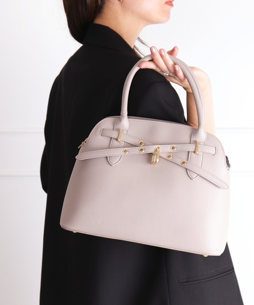 artemis by DIANA（アルテミスバイダイアナ）の「ストラップ付属2WAY　ブガッティバッグ（ハンドバッグ・レディース・ブラック/グレー/ブラウン・FREE）」の6枚目の写真