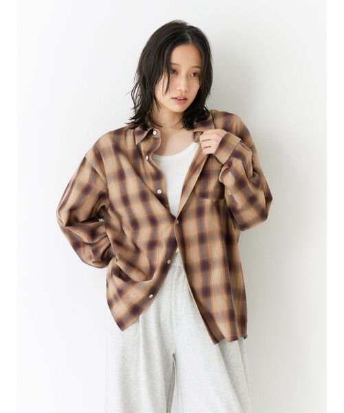 Ungrid(アングリッド)の「ビッグルーズチェックシャツ(シャツ/ブラウス・レディース・ブラウン/ネイビー・FREE)」の3枚目の写真