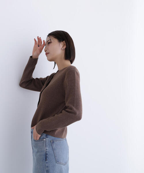 NATURAL BEAUTY BASIC(ナチュラルビューティーベーシック)の「◇ベーシックラメカーディガン(カーディガン/ボレロ・レディース・ブラウン/ピンク/グレー/オフホワイト・FREE)」の8枚目の写真