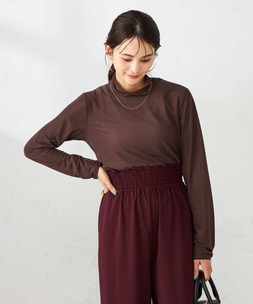 a.v.v(アーヴェヴェ)の「シアーストレッチハイネックトップス(Tシャツ/カットソー・レディース・ブラウン/アイボリー/ブラック/モカ・40/36/38)」の1枚目の写真