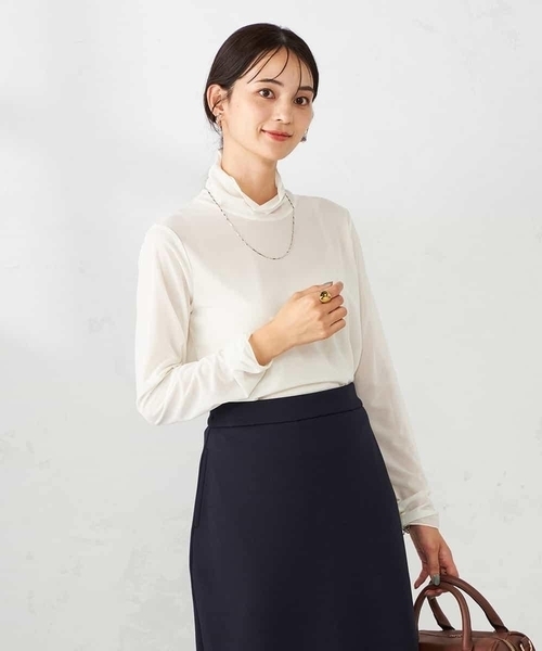 a.v.v(アーヴェヴェ)の「シアーストレッチハイネックトップス(Tシャツ/カットソー・レディース・ブラウン/アイボリー/ブラック/モカ・40/36/38)」の8枚目の写真