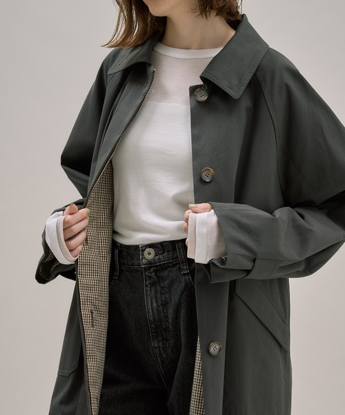 PUBLIC TOKYO（パブリックトウキョウ）の「ストレートラインステンカラーコート（トレンチコート・レディース・ダークグレー/ベージュ・1/2）」の15枚目の写真