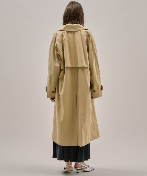 PUBLIC TOKYO（パブリックトウキョウ）の「ストレートラインステンカラーコート（トレンチコート・レディース・ダークグレー/ベージュ・1/2）」の11枚目の写真