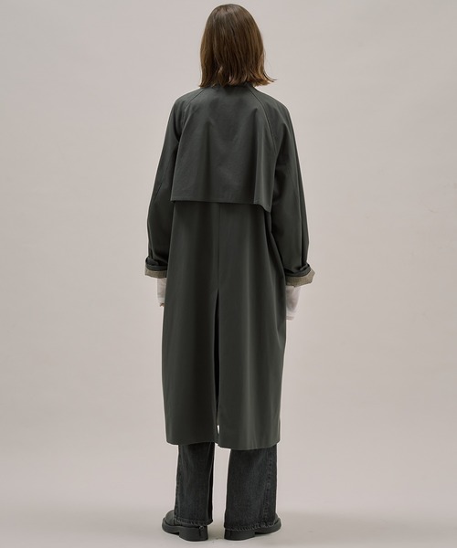 PUBLIC TOKYO（パブリックトウキョウ）の「ストレートラインステンカラーコート（トレンチコート・レディース・ダークグレー/ベージュ・1/2）」の14枚目の写真