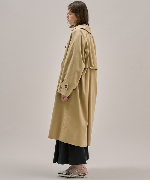 PUBLIC TOKYO（パブリックトウキョウ）の「ストレートラインステンカラーコート（トレンチコート・レディース・ダークグレー/ベージュ・1/2）」の10枚目の写真
