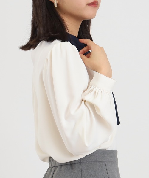 ASTORIA ODIER（アストリアオディール）の「パールチャームボウタイ配色ブラウス（シャツ/ブラウス・レディース・ベージュ/ネイビー/ブラウン/ワイン・SMALL/MEDIUM/LARGE）」の21枚目の写真