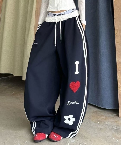 Vipoa(ヴィポア)の「LOVE LOGO ワイドサイドラインスウェットパンツ(スウェットパンツ・レディース・グレー/ブラック/ネイビー・FREE)」の22枚目の写真