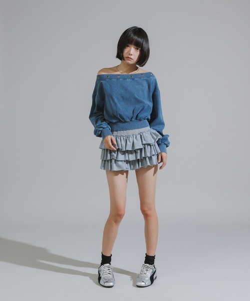 Chick（チック）の「Vintage-Style Off-Shoulder Cropped Sweatshirt / オフショルダーショート丈スウェット（スウェット・レディース・ブラック/ブルー・FREE）」の6枚目の写真