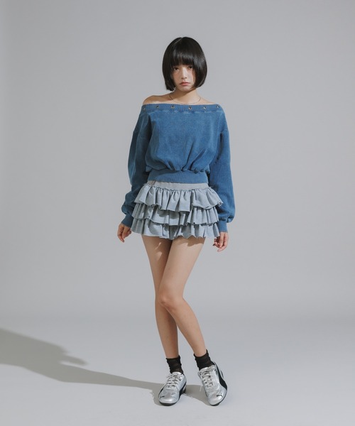 Chick（チック）の「Vintage-Style Off-Shoulder Cropped Sweatshirt / オフショルダーショート丈スウェット（スウェット・レディース・ブラック/ブルー・FREE）」の9枚目の写真
