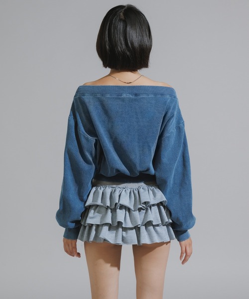 Chick（チック）の「Vintage-Style Off-Shoulder Cropped Sweatshirt / オフショルダーショート丈スウェット（スウェット・レディース・ブラック/ブルー・FREE）」の16枚目の写真