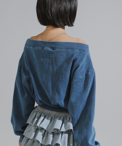 Chick（チック）の「Vintage-Style Off-Shoulder Cropped Sweatshirt / オフショルダーショート丈スウェット（スウェット・レディース・ブラック/ブルー・FREE）」の7枚目の写真