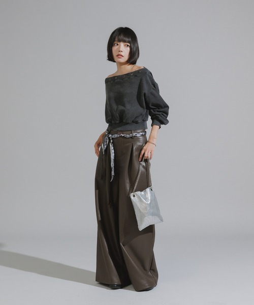 Chick（チック）の「Vintage-Style Off-Shoulder Cropped Sweatshirt / オフショルダーショート丈スウェット（スウェット・レディース・ブラック/ブルー・FREE）」の21枚目の写真