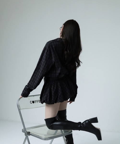 VEILA(ヴェイラ)の「チェックベルトシャツトップス(シャツ/ブラウス・レディース・グレー・フリー)」の9枚目の写真