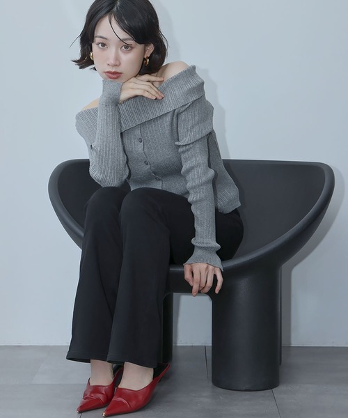 Ampirula(アンピルーラ)の「綿混 ストレッチ フレア デニムパンツ(デニムパンツ・レディース・ブルー/ブラック・26/27)」の11枚目の写真