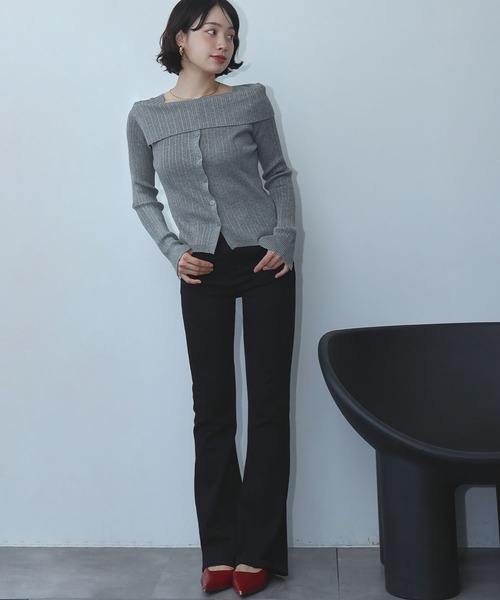 Ampirula(アンピルーラ)の「綿混 ストレッチ フレア デニムパンツ(デニムパンツ・レディース・ブルー/ブラック・26/27)」の12枚目の写真