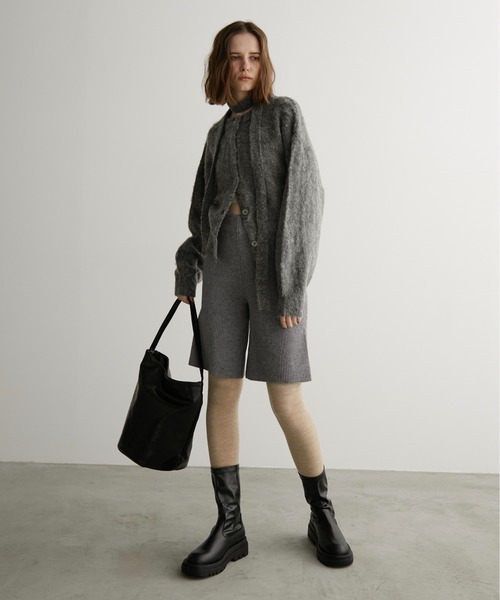 LOSCa（ロスカ）の「ウール混チョーカーニットカーディガン（ニット/セーター・レディース・チャコールグレー/オリーブ/グレイッシュベージュ・FREE）」の14枚目の写真