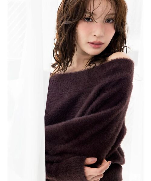 MERCURYDUO（マーキュリーデュオ）の「ミニシャギーオフショルニット（ニット/セーター・レディース・アイボリー/ベビーピンク/グレー/ブラウン/ラベンダー・FREE）」の3枚目の写真