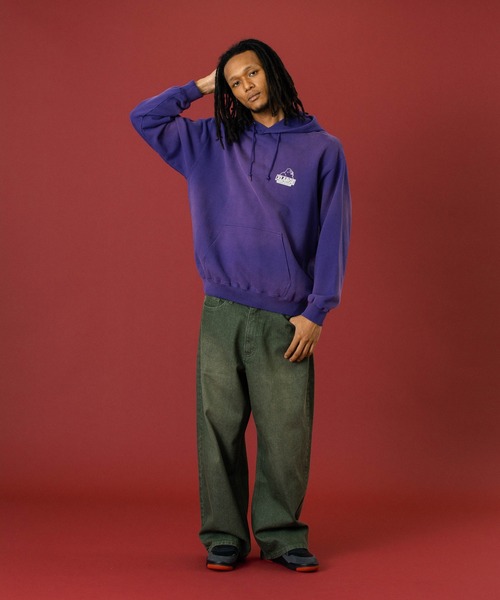 XLARGE（エクストララージ）の「DISCHARGE PRINTED SLANTED OG HOODED SWEATSHIRT（パーカー・メンズ・ブラック/パープル/ブラウン・XXL/XL/L/M/S）」の12枚目の写真