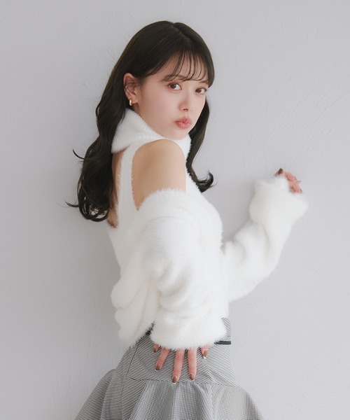 fupel(フぺル)の「back open no sleeve turtle knit ensemble / バックオープンノースリーブタートルニットアンサンブル(アンサンブル・レディース・アイボリー/ピンク・FREE)」の4枚目の写真