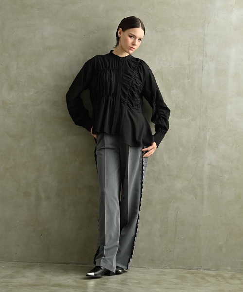 RAW FUDGE（ローファッジ）の「ランダムシャーリングブラウス（シャツ/ブラウス・レディース・オフホワイト/チャコールグレー/ブラック・M）」の7枚目の写真