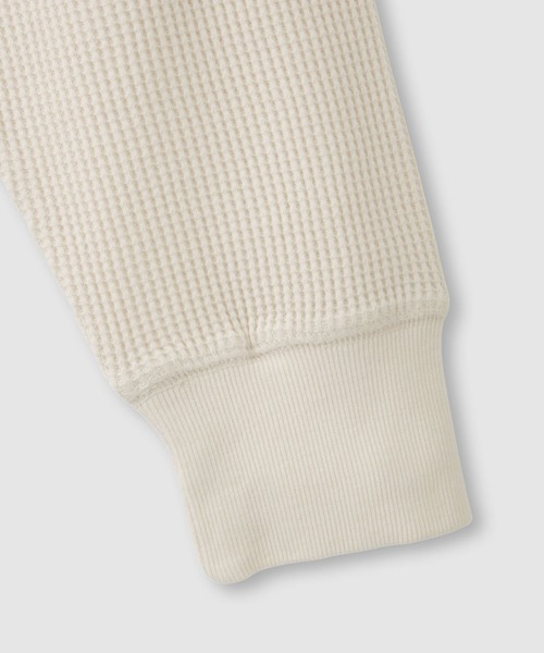 NAVY（ネイビー）の「nAvy リラックスFITワッフルヘンリーネックロングTシャツ（Tシャツ/カットソー・メンズ・ベージュ/チャコールグレー/杢グレー/アイボリー・XL/L/M/S）」の7枚目の写真