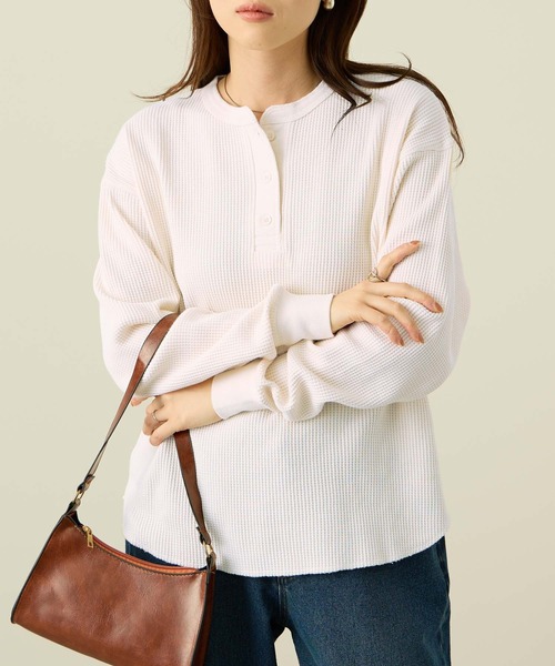 NAVY（ネイビー）の「nAvy リラックスFITワッフルヘンリーネックロングTシャツ（Tシャツ/カットソー・メンズ・ベージュ/チャコールグレー/杢グレー/アイボリー・XL/L/M/S）」の10枚目の写真