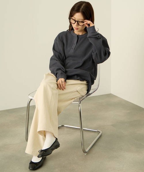 NAVY（ネイビー）の「nAvy リラックスFITワッフルヘンリーネックロングTシャツ（Tシャツ/カットソー・メンズ・ベージュ/チャコールグレー/杢グレー/アイボリー・XL/L/M/S）」の20枚目の写真