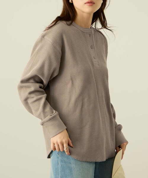 NAVY（ネイビー）の「nAvy リラックスFITワッフルヘンリーネックロングTシャツ（Tシャツ/カットソー・メンズ・ベージュ/チャコールグレー/杢グレー/アイボリー・XL/L/M/S）」の21枚目の写真