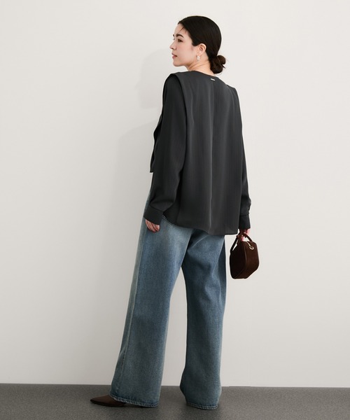 LE CERCLE par rope'（ルセルクルパーロペ）の「ラメストライプ2WAYヘムタックブラウス/セットアップ対応（シャツ/ブラウス・レディース・チャコールグレー/ベージュ/ネイビー・FREE）」の8枚目の写真