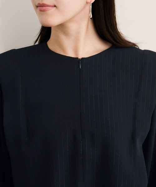 LE CERCLE par rope'（ルセルクルパーロペ）の「ラメストライプ2WAYヘムタックブラウス/セットアップ対応（シャツ/ブラウス・レディース・チャコールグレー/ベージュ/ネイビー・FREE）」の19枚目の写真