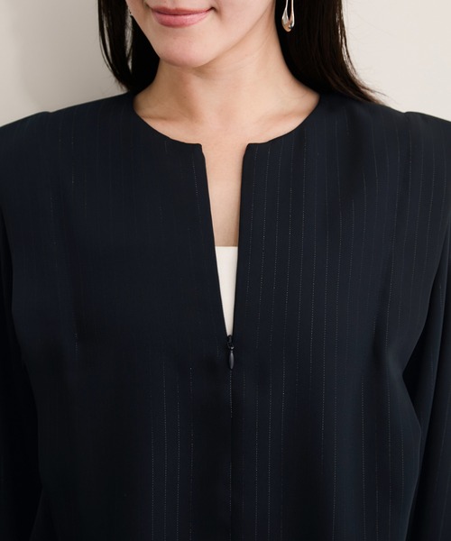 LE CERCLE par rope'（ルセルクルパーロペ）の「ラメストライプ2WAYヘムタックブラウス/セットアップ対応（シャツ/ブラウス・レディース・チャコールグレー/ベージュ/ネイビー・FREE）」の20枚目の写真