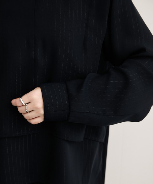 LE CERCLE par rope'（ルセルクルパーロペ）の「ラメストライプ2WAYヘムタックブラウス/セットアップ対応（シャツ/ブラウス・レディース・チャコールグレー/ベージュ/ネイビー・FREE）」の22枚目の写真