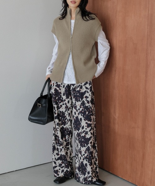 La-gemme(ラジェム)の「ハイネックWジップニットベスト(ベスト・レディース・ブラック/グレー/ベージュ/モカ・フリー)」の17枚目の写真