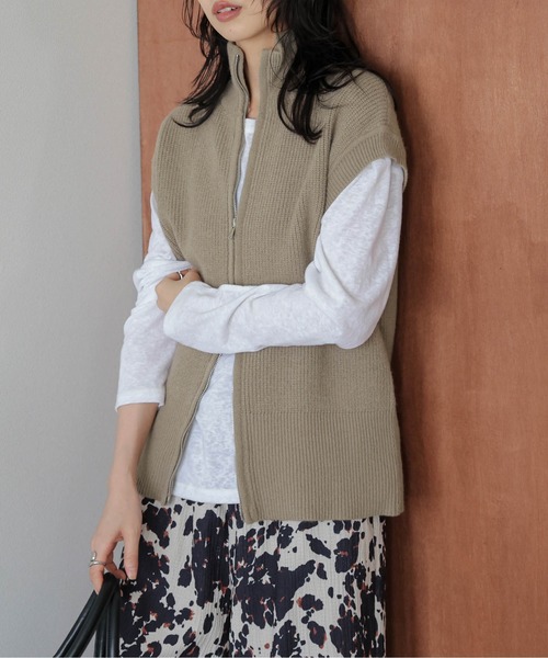 La-gemme(ラジェム)の「ハイネックWジップニットベスト(ベスト・レディース・ブラック/グレー/ベージュ/モカ・フリー)」の20枚目の写真