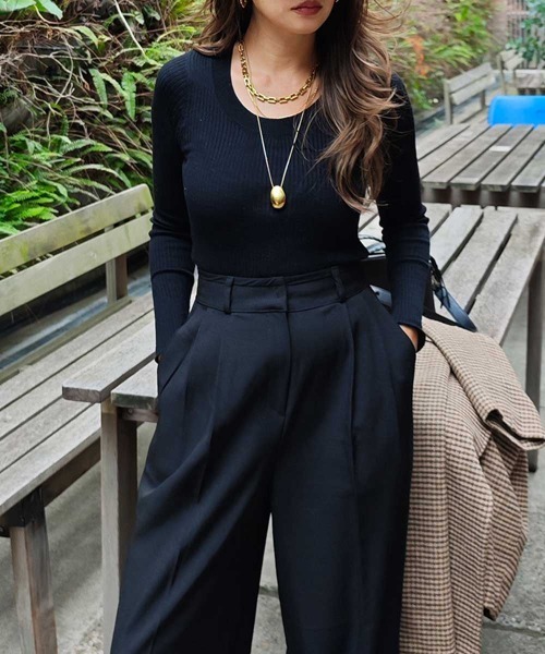 esutoreja（エストレジャ）の「Uネックリブニットトップス（ニット/セーター・レディース・ブラック/チャコール/ブラウン・FREE）」の2枚目の写真