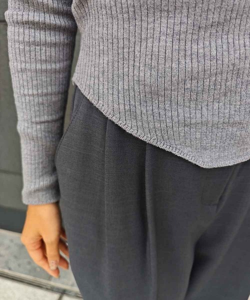 esutoreja（エストレジャ）の「Uネックリブニットトップス（ニット/セーター・レディース・ブラック/チャコール/ブラウン・FREE）」の17枚目の写真