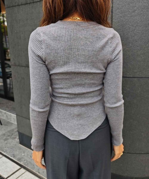 esutoreja（エストレジャ）の「Uネックリブニットトップス（ニット/セーター・レディース・ブラック/チャコール/ブラウン・FREE）」の18枚目の写真