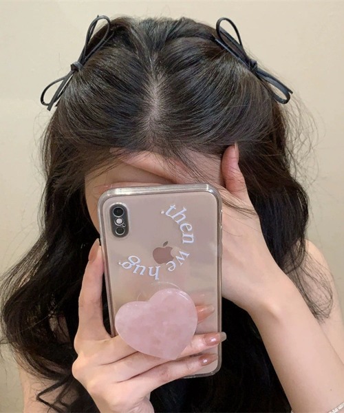 ピンクロビン　レジンヘアゴム　町の明かり　雪の日　三角の帽子 🎀🤍🩶💭 超好きな服は週末しか着ないのって